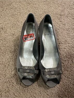Stuart Weitzman Gray Peep-Toe Pumps with Bow and Crystal Accent